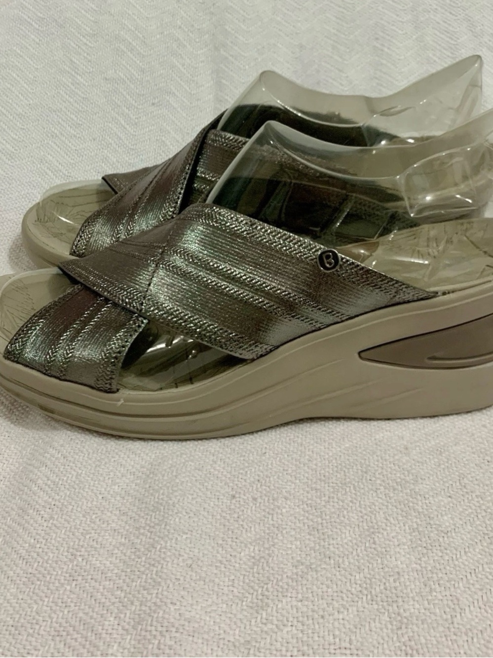 Bzees Metallic Gray/Silver Vista Crossband Wedge Sandals